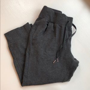 Calia by Carrie Underwood Capri joggers